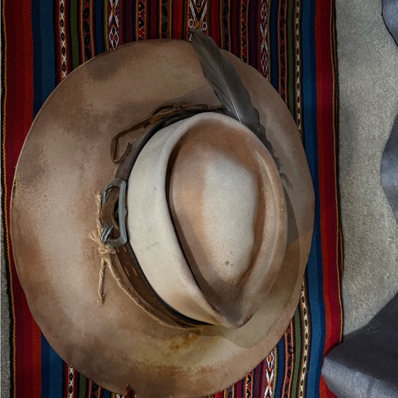 Stetson® 6X Silver Belly Felt Hat
73/8 - customized - Picture 4 of 8